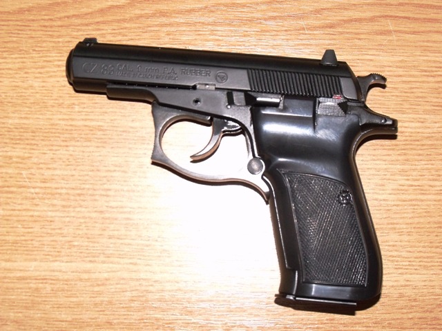 Pistolul in toata splendoarea lui